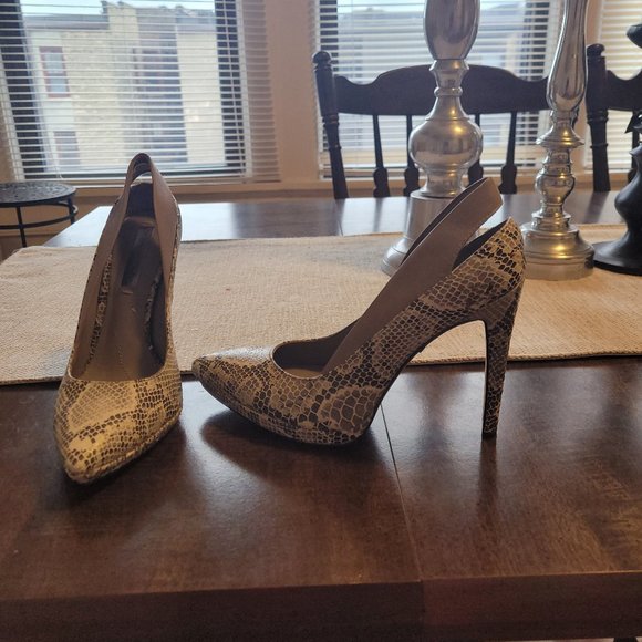 BCBGMaxazria Gray Heel - Picture 1 of 5